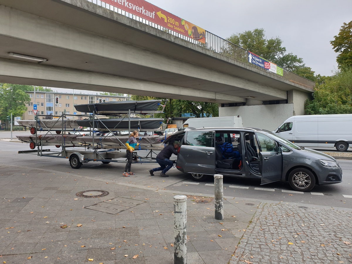 Riesentrailer für Team Tegel